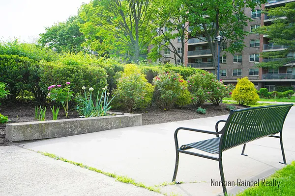 Rented by Norman Raindel, LREB | media 37