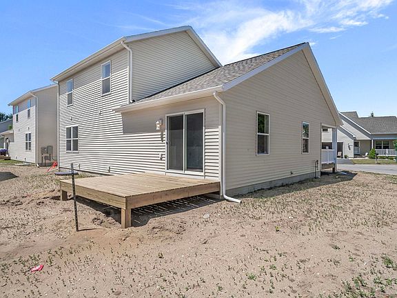 3rd image of 2839 Ruby St