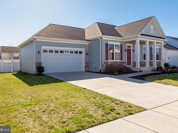 3rd image of 377 Barksdale Dr