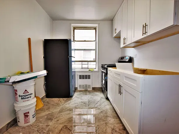 1310 Avenue R image 1 of 7