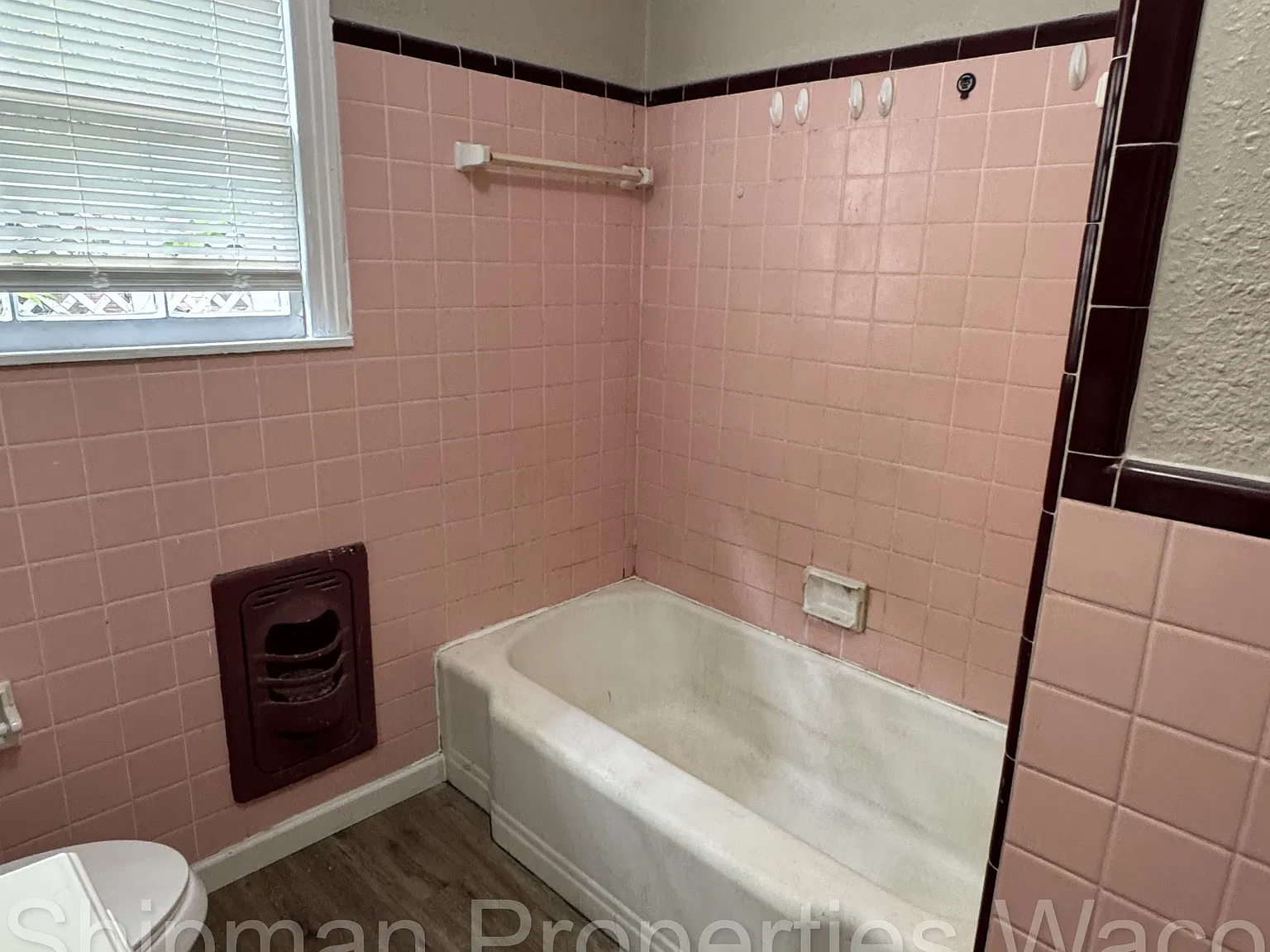 3811 Parkwood St - 1 — Photo 1