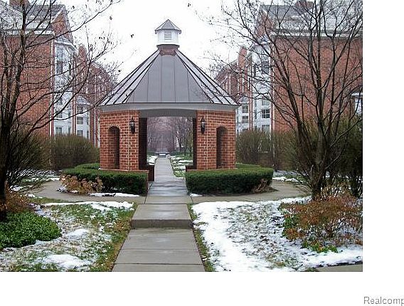 5th image of 168 S Georgetown Sq #1