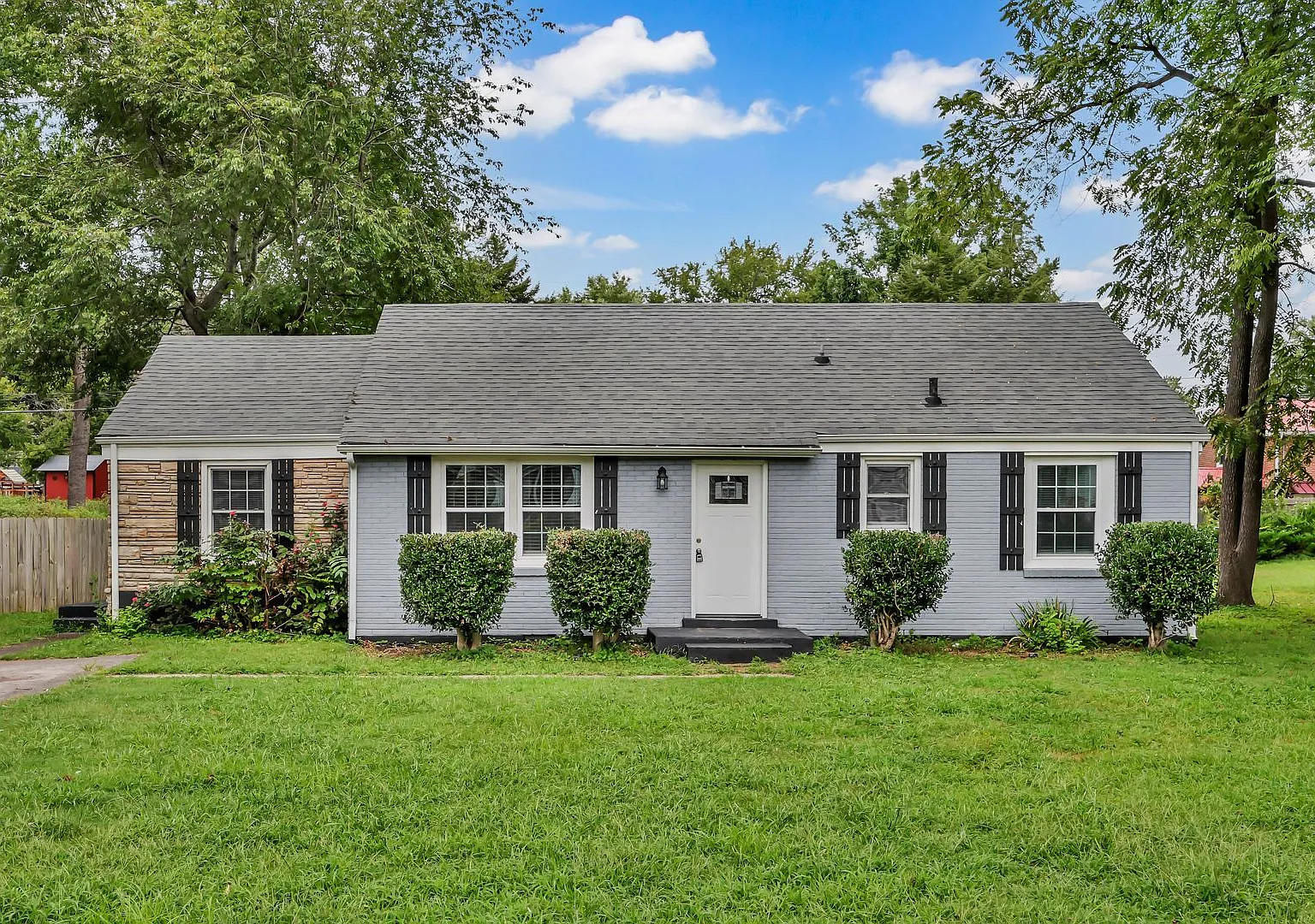 135 North Meadow Drive — Photo 1
