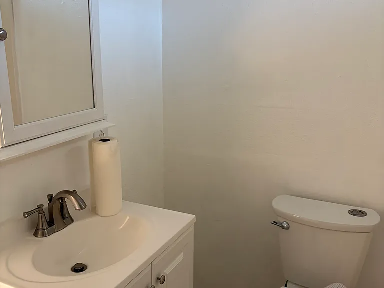 123 Leslie St #B — Photo 23