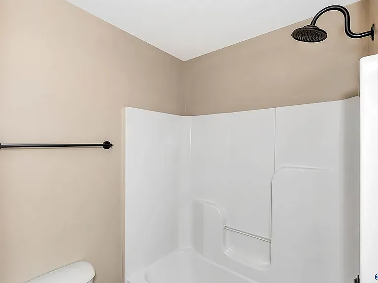 115 Woodmere Ct — Photo 26