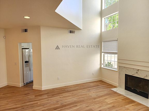 2nd image of 2509 Baywood Way #2509
