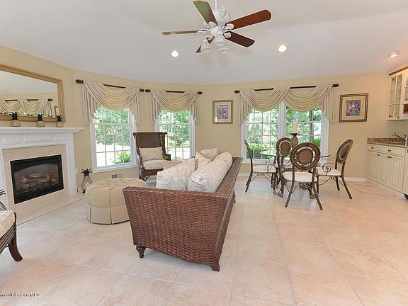 5th image of 1578 Horseshoe Dr