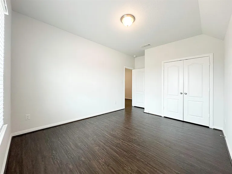 23610 Carducci Dr — Photo 33
