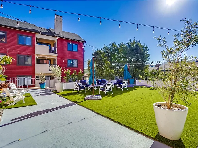 524 Venice Way — Photo 16