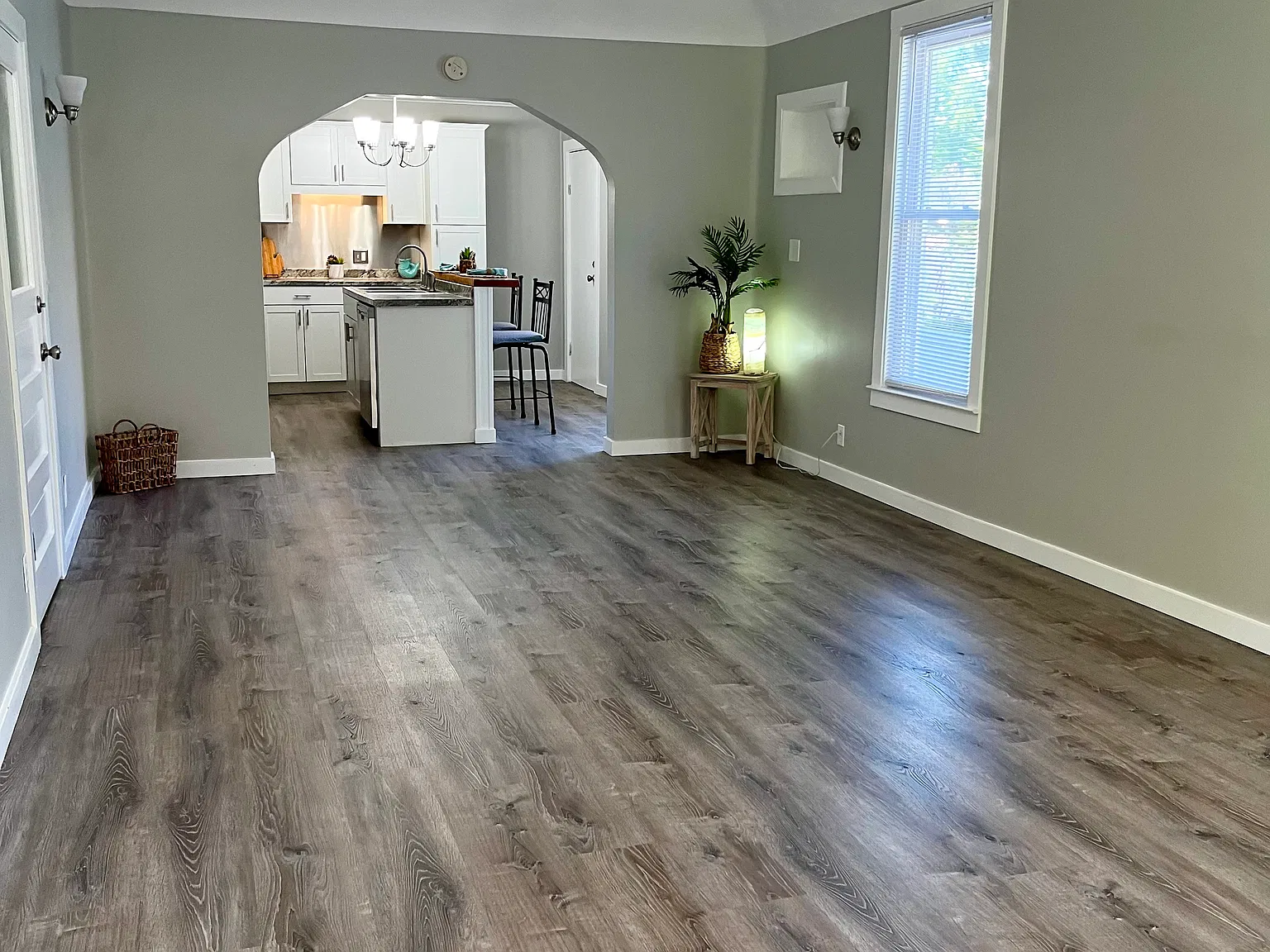 2 bed, 1200 sqft, $1,800 — Photo 4