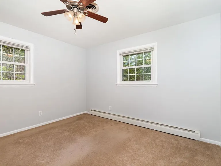 14 Central Blvd — Photo 15