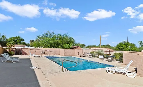 1564 N Paseo La Tinaja Photo 1