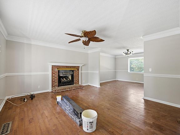5th image of 483 Lennox Way