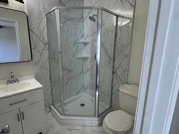 4th image of 15 Haxall Ct