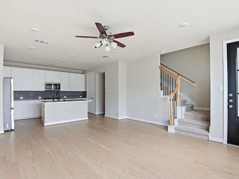 9406 Caddo Ridge Ln — Photo 2