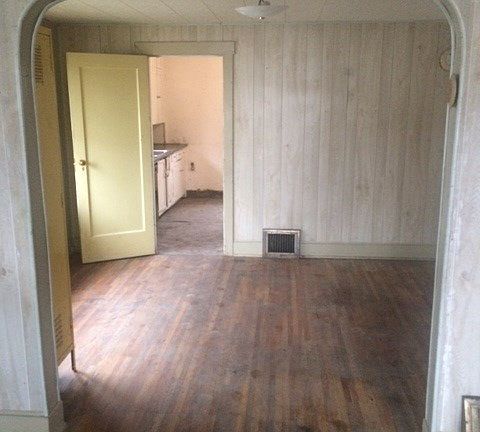 5th image of 1023 W Carlisle Ave