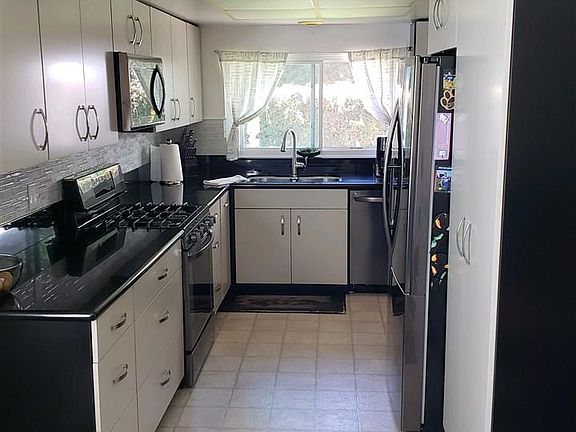 4th image of 3035 Parkland Dr