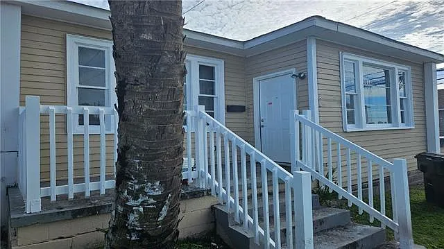 Building Photo - 3001 Marigny St