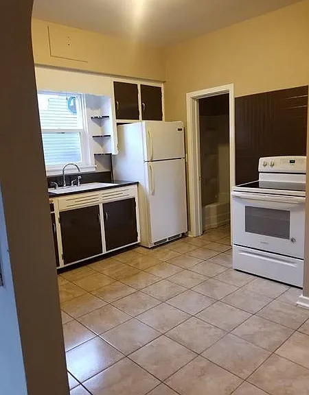 112 E Longyear St #2 — Photo 3