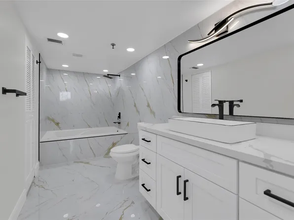 5260 NW 2nd Avenue #PH-5, Boca Raton, FL 33487