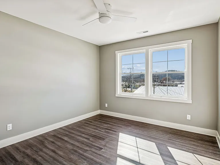 118 N Main St #D — Photo 17