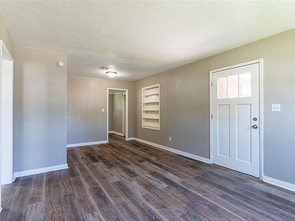 5th image of 4736 SE 23rd St