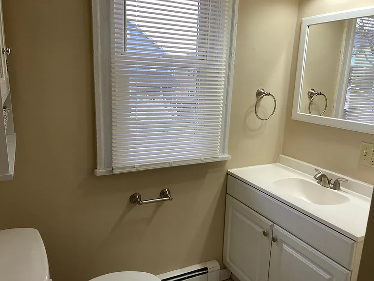 147 W Church St #B — Photo 14