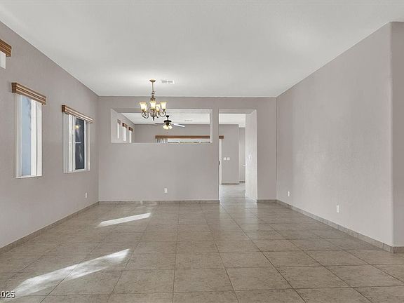 3rd image of 133 Torchwood Ln