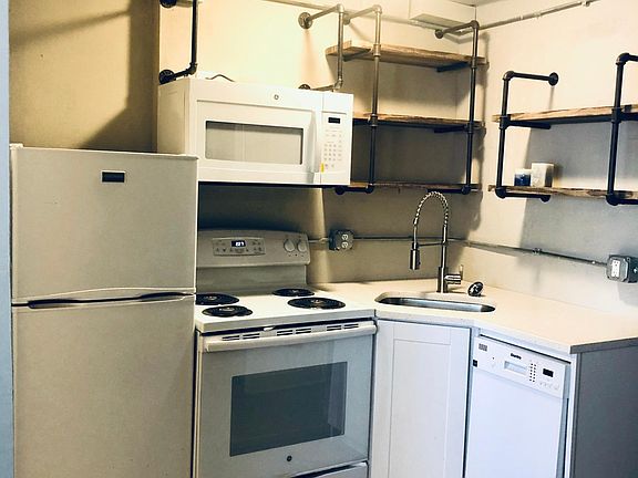 3rd image of 3136 Grand Ave #2S