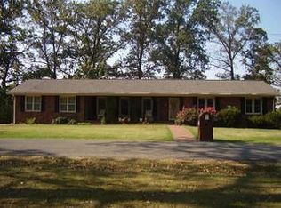 401 Bryant Cir, Greenville, KY 42345