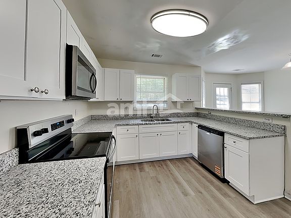 3rd image of 2631 Bald Cypress Dr