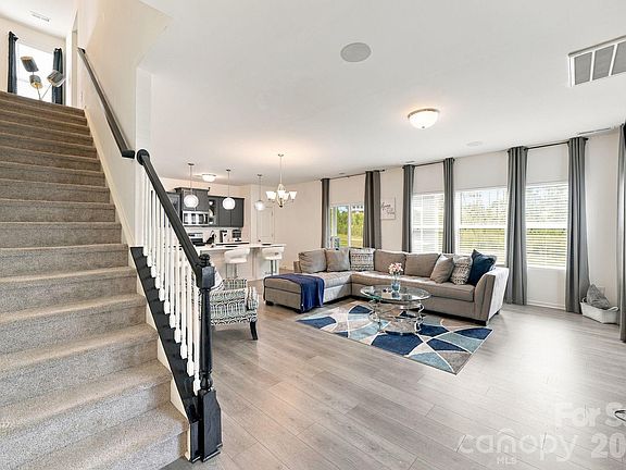 5th image of 111 Batten Ridge Dr