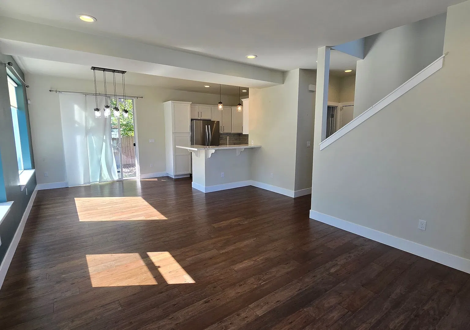 Newer Contemporay Home in Midtown — Photo 2