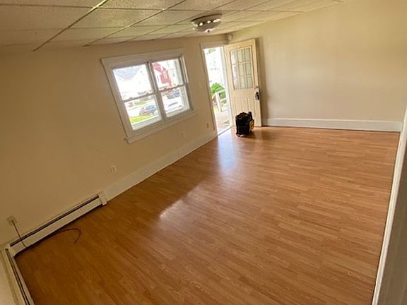 4th image of 424 N 2nd St APT 4