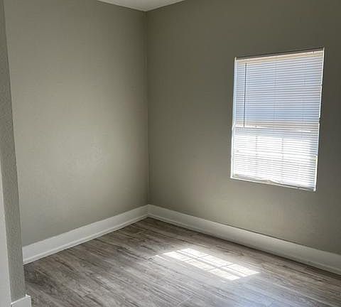 5th image of 2001 Mangum St #B