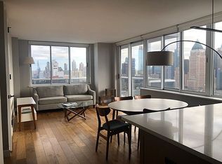 560 W 43rd St APT 43, New York, NY 10036