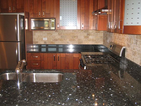 3rd image of 4770 N Manor Ave APT 301