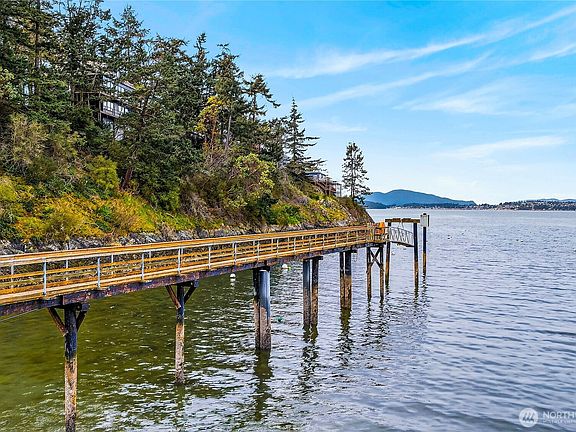 4th image of 4141 Edith Point Road