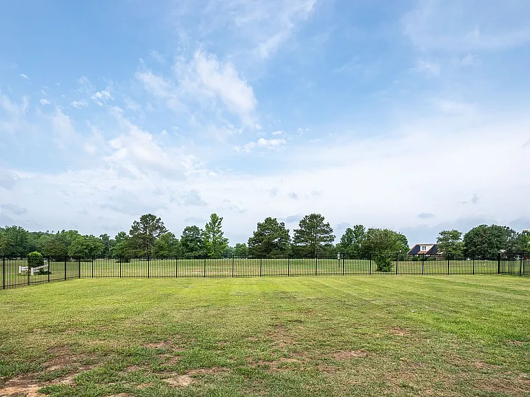 1830 Barnwell Dr — Photo 2