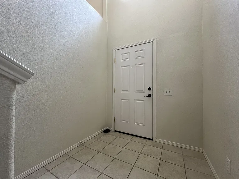 149 NE 75th Ave — Photo 5