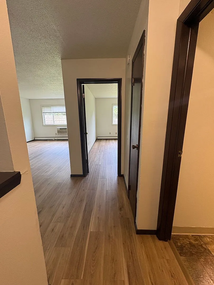 791 Russell Rd — Photo 4