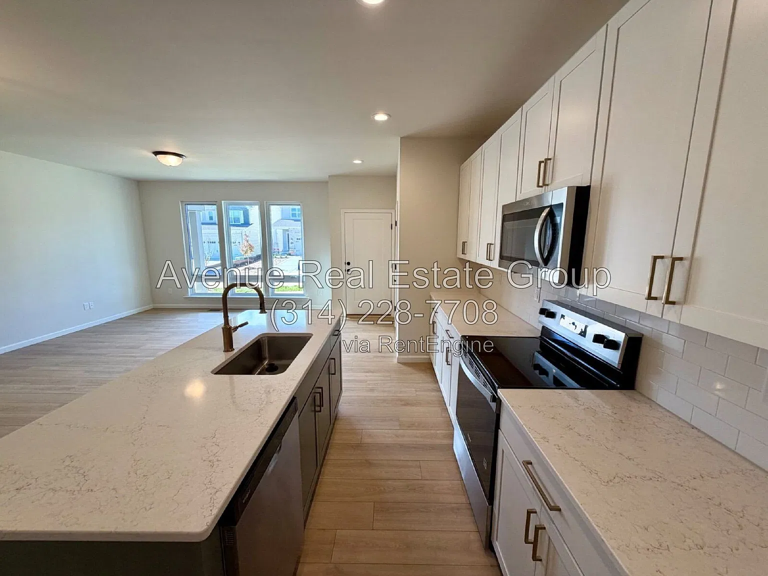 3 bed, 2.5 bath, 1556 sqft, $2,695 — Photo 3