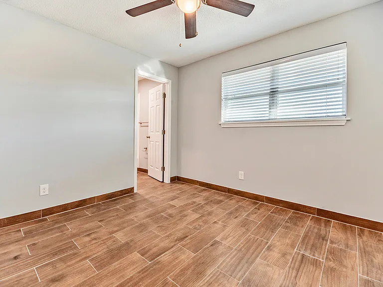 1616 Monroe Ave — Photo 14