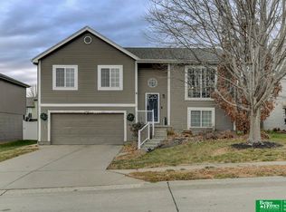 16446 Fowler Ave, Omaha, NE 68116