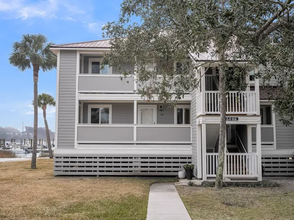 64 W Mariners Cay Dr, Folly Beach, SC 29439