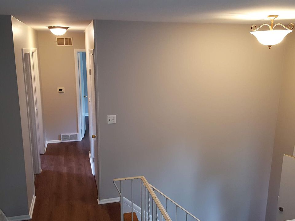 2nd image of 30W233 Claymore Ln