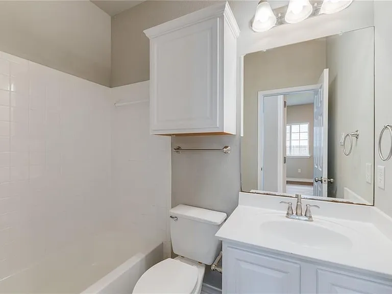 Bathroom 2, next to Bedroom 2 & 3
