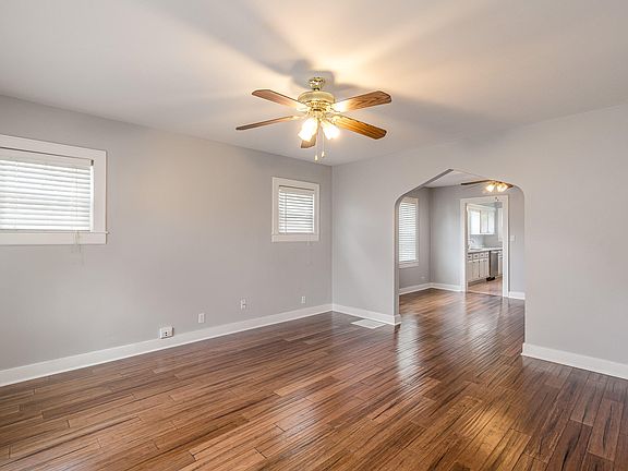4th image of 2505 Pindell Ave