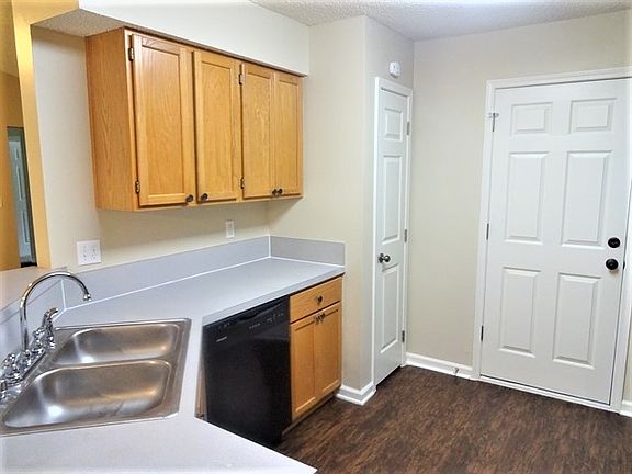 5th image of 12612 Ashglen Dr N