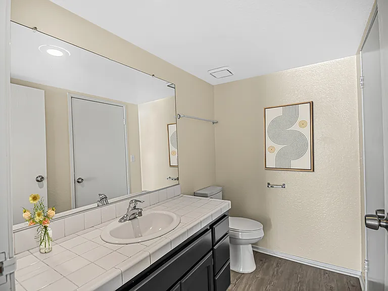 1241 E Avenue R #C — Photo 6
